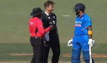 Ind vs NZ: KL Rahul-Jimmy Neesham Engage in Playful Banter During Third ODI at Bay Oval, Mount Maunganui | WATCH VIDEO