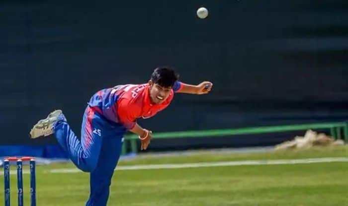 US cricket team equal record lowest ODI total of 35