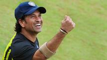 Bushfire charity match: Sachin Tendulkar bats for an over against Ellyse Perry