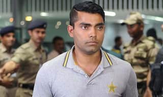 ‘Where is the fat?’ – Pakistan Cricketer Umar Akmal in Trouble After Exposing Himself During Fitness Test