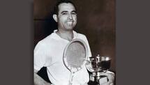 Pakistans legendary squash player azam khan dies due to coronavirus 3985476