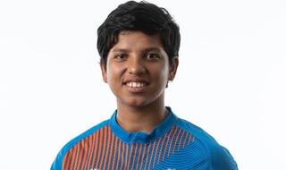 16-year-old Indian batsman Richa Ghosh donated one lakh rupees to fight against Corona virus