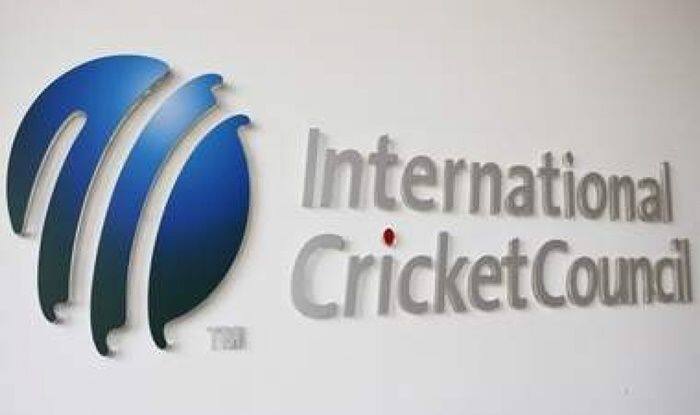Umpires to consider wearing gloves when handling ball: ICC guidelines