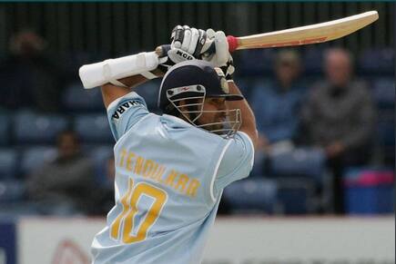 On this day in 2007 sachin tendulkar becames the first batsman to reach 15000 odi runs 4070436