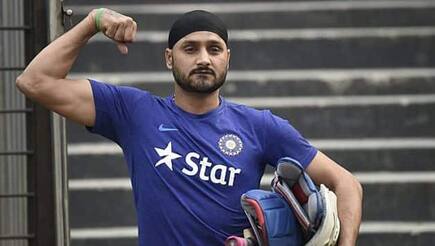 Harbhajan singh shares 20 seconds simple exercise video to be fit and boost immunity 4063881