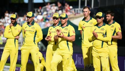 Australian cricketers reach compromise on pay row