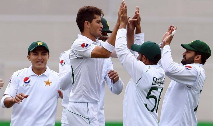 Pak Bowling Coach Younis Request ICC to Standardise ‘One Brand’ of Ball For Test Cricket