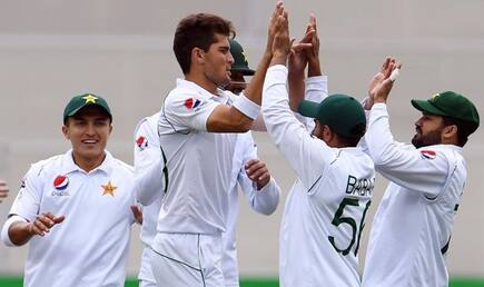 Pak Bowling Coach Younis Request ICC to Standardise ‘One Brand’ of Ball For Test Cricket