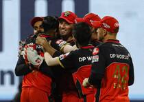 Ipl 2020 points table orange and purple cap latest update after kolkata vs bangalore 39th match 4181239