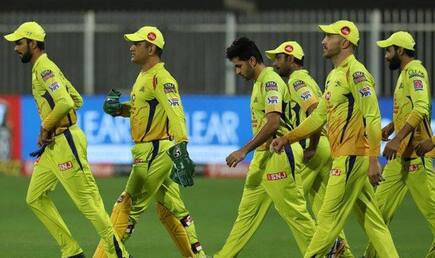 ‘It Does Hurt’, Says Chennai Super Kings Captain MS Dhoni After Suffering Eighth Defeat of IPL 2020