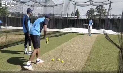 R ashwin bowling by tennis racket while kl rahul practicing to face awkward bounce 4212425