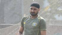 Harbhajan singh blaims poor fielding for team indias defeat in sydney odi against australia 4229592