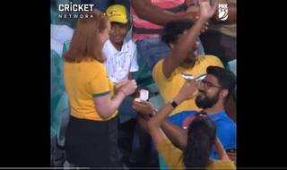 India vs australia couple did engagement during cricket match in sydney watch video 4231510