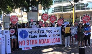 India vs Australia: Two Protesters Enter Ground Holding Banner Against Adani During Sydney ODI