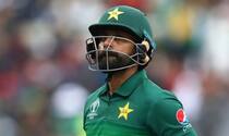 Hafeez Blames Commercial Flight Travel For Coronavirus Cases in Pakistan Squad in New Zealand
