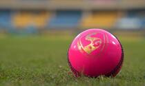 IND vs AUS Test 2020: Shane Warne Wants Pink Ball to Replace ‘Pathetic’ Red-Ball in Test Cricket