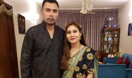 Watch video former pakistani cricketer danish kaneria attend satyanaraya pooja with his wife in karachi 4443441