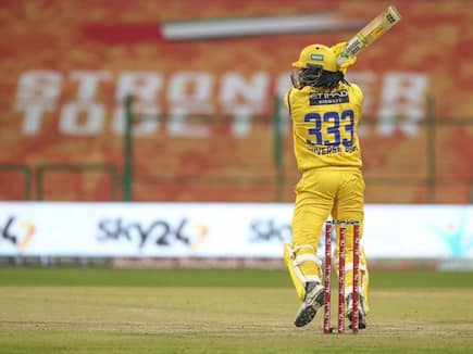 WATCH: Chris Gayle Blasts 84* Off 22 as Team Abu Dhabi Chase Down Target in 33 Deliveries
