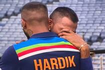 Hardik Pandya Hugging to Console an Emotional Krunal After Fifty on ODI Debut is a Moment That is Going Viral | WATCH VIDEO