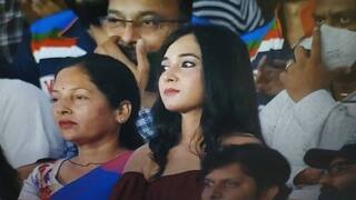 Ind vs Eng: Indian Girl Fan Steals Show During 1st T20I at Narendra Modi Stadium