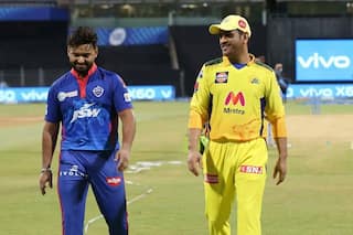 IPL 2021: MS Dhoni Fined For 12 Lakhs For Slow Over-Rate in CSK’s Season Opening Match Against Delhi Capitals