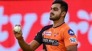 Ipl 2021 mi vs srh vijay shankar all round performance from bat and ball twitterati reacts hilariously 4593524