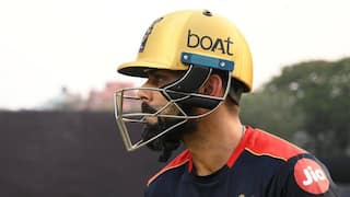 RCB Skipper Virat Kohli Motivates Teammates With a Powerful Speech Ahead of Opening Match | WATCH