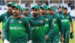 PSL: Sarfaraz Ahmed and 10 others denied to board commercial flights to Abu Dhabi