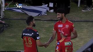 Virat Kohli’s Gesture Towards Harpreet Brar After Punjab Kings Beat Royal Challengers Bangalore in IPL 2021 is Going Viral | WATCH VIDEO