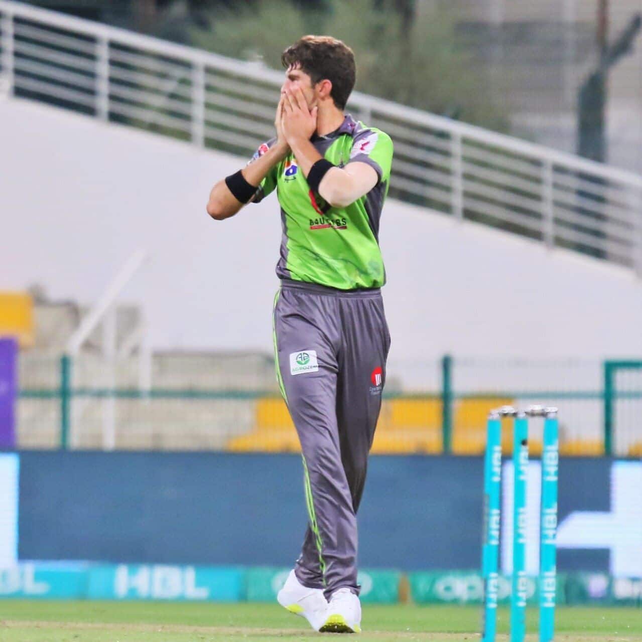 लाहौर के कप्तान सोहेल अख्तर और सीनियर बल्लेबाज मोहम्मद हाफिज के साथ अंपायरों को उन्हें अलग करना पड़ा.