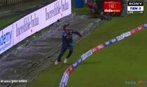 Watch video ind vs sl rahul chahar took a stunning catch of avishka fernando at boundary line 4848927