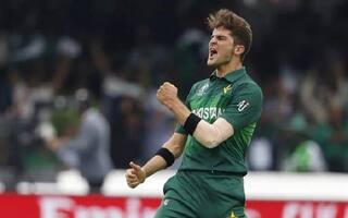 Shaheen Afridi Gets Compared to Wasim Akram After he Dismisses Rohit Sharma, KL Rahul