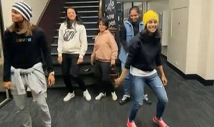 Watch video of smriti mandhana dances on the viral song in da ghetto goes viral 5063605