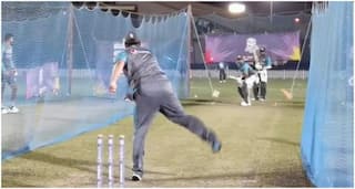 T20 World Cup: Pakistan Legend Saqlain Mushtaq Bowls Captain Babar Azam at the Nets | WATCH VIDEO