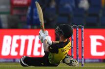 David warners six on double bounce ball unbelievable justin langer replies to gautam gambhir 5093250