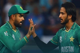 Hasan Ali Main Bowler Hain, Logon Ka Kam Hai Kehna: Babar Azam Defends His Fast Bowler Over Dropped Catch Outrage vs Australia in Semis | Watch