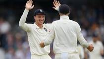 Former australian player adam gilchrist criticized englands wicketkeeper jos buttler for dropping the catch during 2nd ashes test 5143149