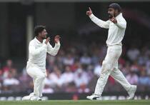 Cricket news looks like that kuldeep yadav was not favourite of former coach and coptain says coach kapil dev pandey 5139336
