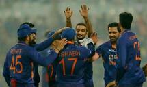 IND vs WI: वनडे सीरीज के लिए अहमदाबाद पहुंची टीम इंडिया, 3 दिन क्वॉरंटीन में रहेंगे खिलाड़ी, 6 फरवरी को पहला मैच