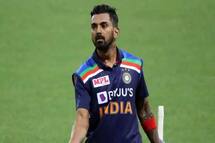 बतौर वनडे कप्तान मैदान पर उतरे KL Rahul, सिर्फ भारतीय ही कर सके ऐसा