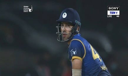 Cricket news naman ojha and irfan pathan s brilliant knock could not save as world giants beat india maharajas by 5 runs in llc 5209696