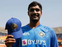 Ipl 2022 mega auction bcci includes 10 under 19 players deepak hooda upgraded to capped category 5235751