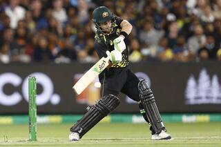 Cricket news aus vs sl 4th t20i australia win by six wickets and have now taken a 4 0 lead in the t20i series 5246760