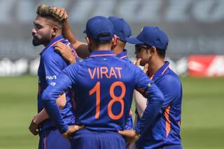 Ind vs wi mohammed siraj is a complete thoughtful bowler says sunil gavaskar 5228849