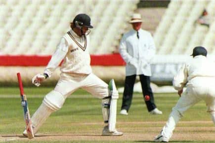 When Dermot Reeve Dropped His Bat In Order To Avoid Getting Dismissed in a County Game | SEE PIC