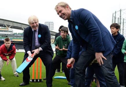 England prime minister boris johnson pays tribute to australian legend shane warne 5270337