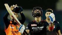 watch how virat kohli reacted after getting out on 20 against pbks
