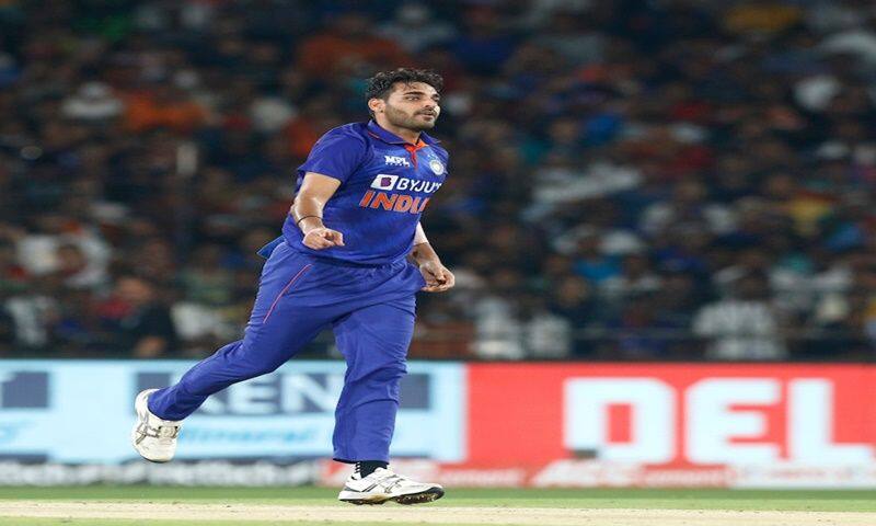 Bhuvneshwar Kumar, Bhuvneshwar Kumar T20I stats, Bhuvneshwar Kumar T20I wickets, Bhuvneshwar Kumar T20I record, Bhuvneshwar Kumar Record, Bhuvneshwar Kumar vs South Africa, Bhuvneshwar Kumar highest wicket-taker powerplay, Samuel Badree, Tim Southee, IND Vs SA, Rishabh Pant, Bhuvneshwar Kumar, cricket news, Visakhapatnam, ind vs sa 3rd t20, India vs South Africa 3rd T20
