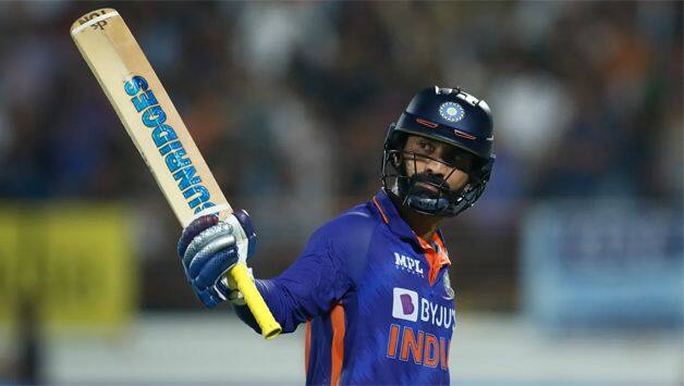 i will be very surprised if dinesh karthik will not go to t20 world cup in australia says sunil gavaskar
