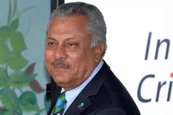 pakistan legend zaheer abbas is seriously ill admitted in icu